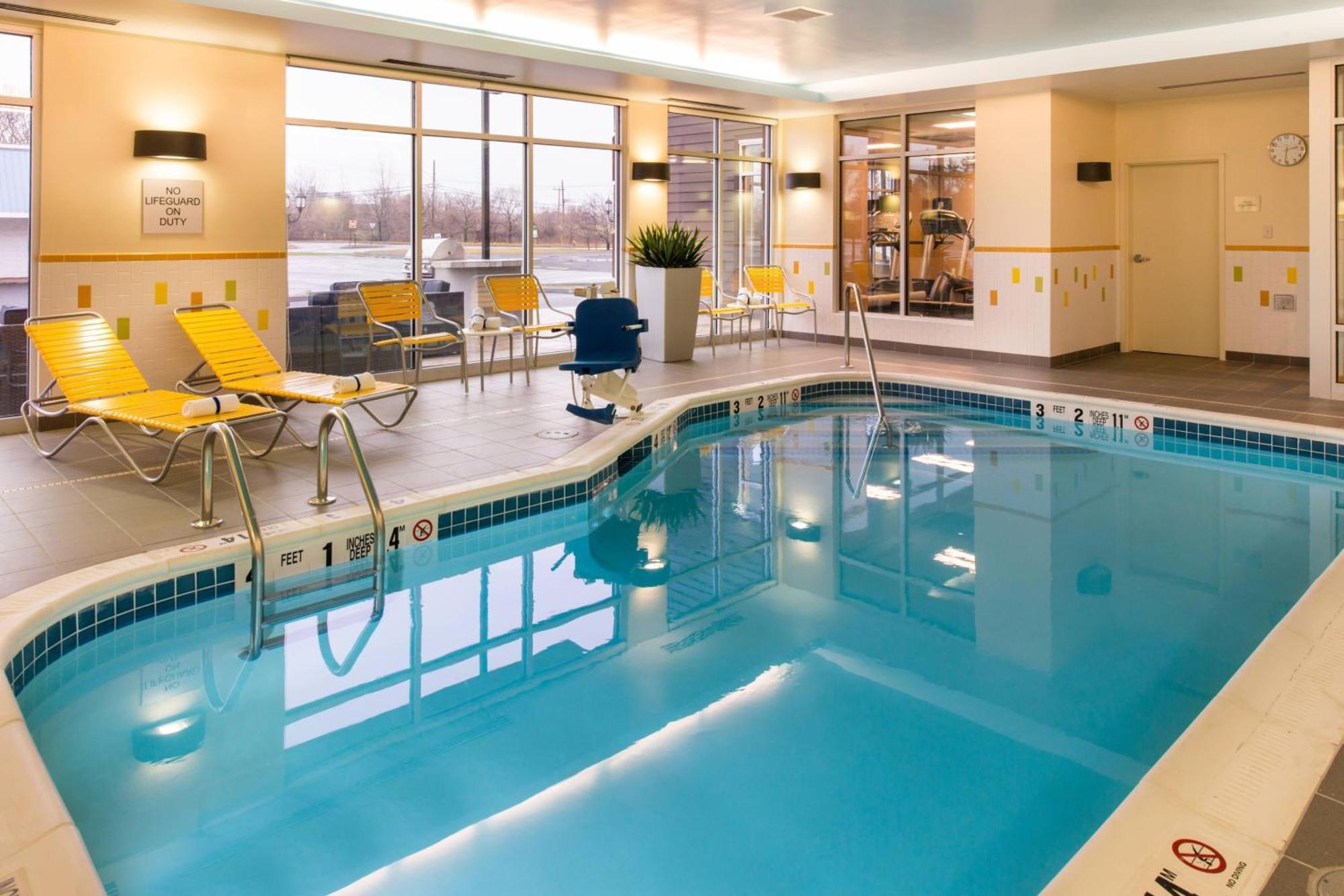 Fairfield Inn & Suites By Marriott Ютика Экстерьер фото